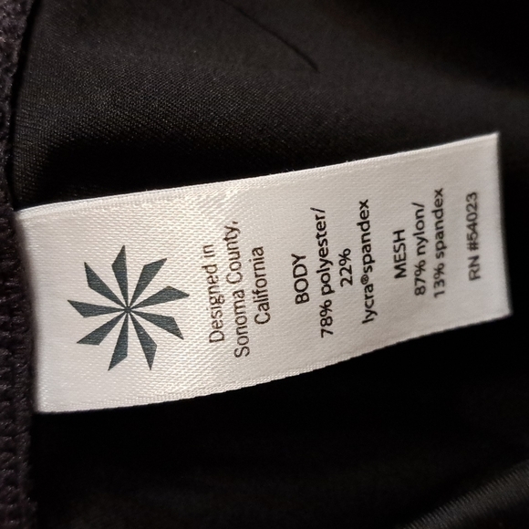 Athleta women's  black Sonar Angle Aura legging size small - Picture 6 of 7